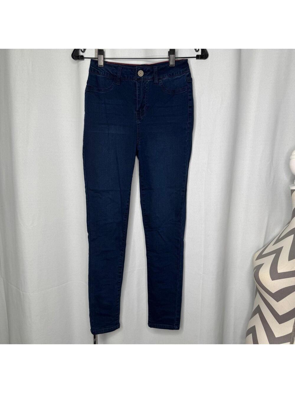 Fashion Nova blue skinny jeans